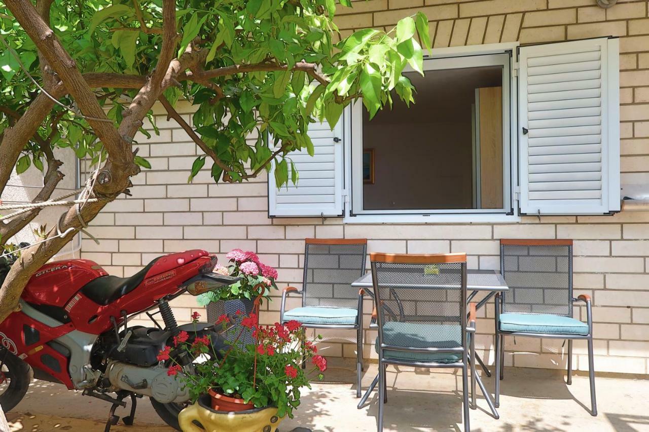 Studio Apartman Mia Stobrec Exterior photo