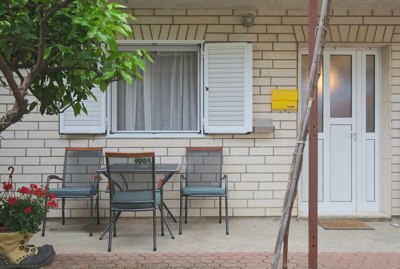 Studio Apartman Mia Stobrec Exterior photo
